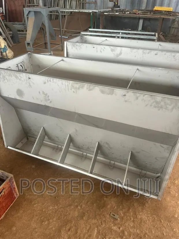 Pig Feeder · Photo 1
