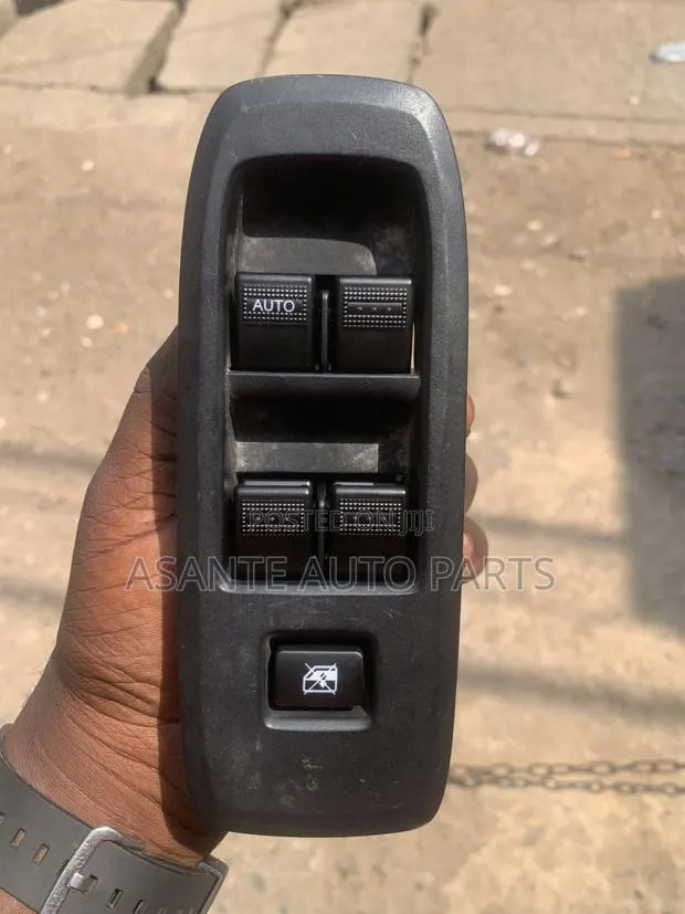 Ford Ranger Power Window Switch · Photo 1
