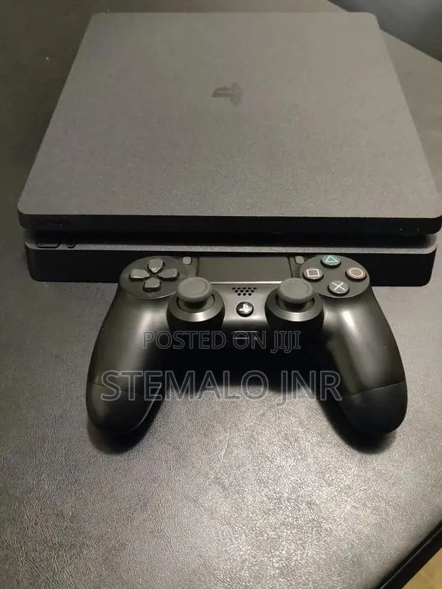 PS4 Console Jailbreak With 8 Games · Photo 1