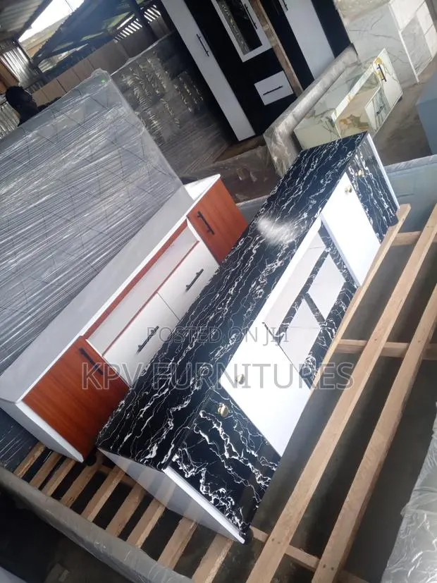 5ft TV Stand · Photo 1