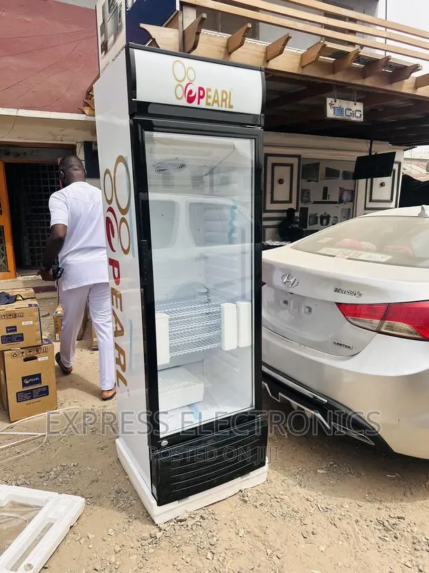 PVC-424 Single Door Display Fridge Paerl White · Photo 1