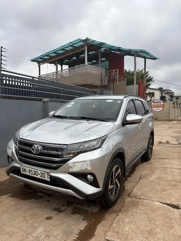 Toyota Rush 1.5 RWD 2020 Silver · Photo 1