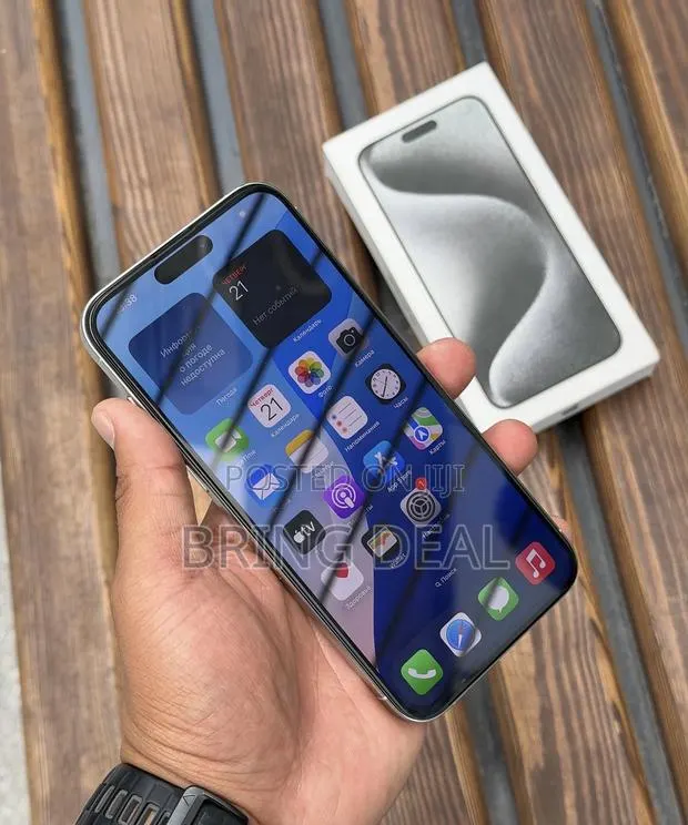 Apple iPhone 15 Pro Max 256 GB Gray · Photo 1