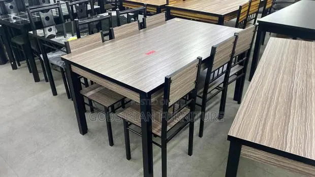 6 Chairs Dining Table · Photo 1