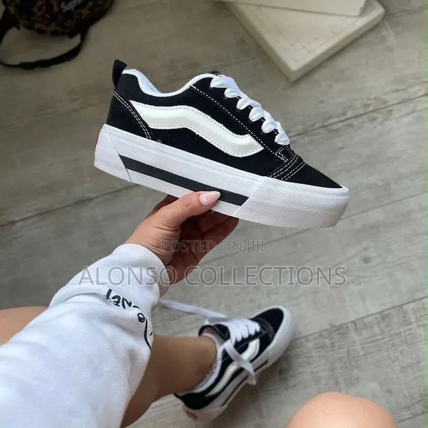 Vans Black - White · Photo 1
