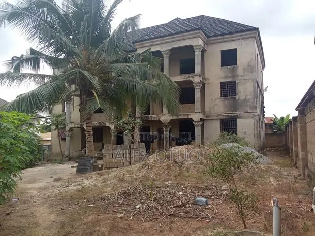 12bdrm House in Alex Otuo Properties, Atwima Nwabiagya for sale · Photo 1