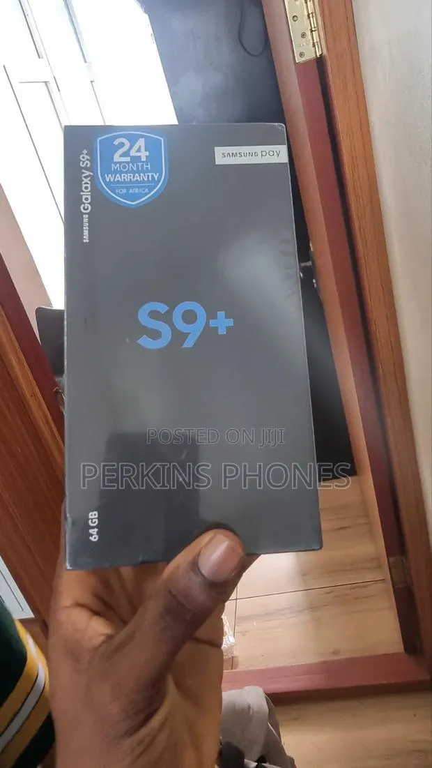 New Samsung Galaxy S9 Plus 64 GB Black · Photo 1