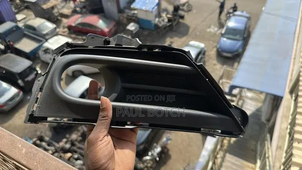 2020,2021,2022 Honda CR-V Foglight Cover · Photo 1