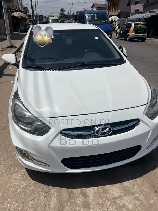 Hyundai Accent 2014 White · Photo 1