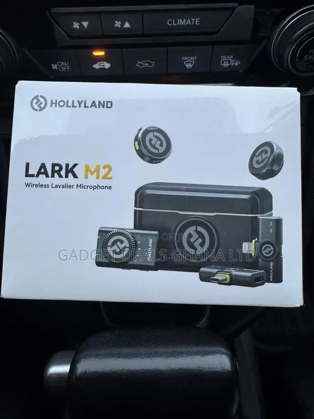 Hollyland Lark M2 Wireless Lavalier Microphone Combo · Photo 1