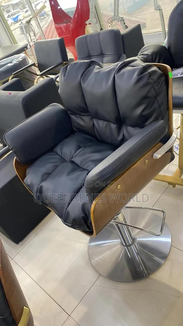 Hair Chair · Photo 1