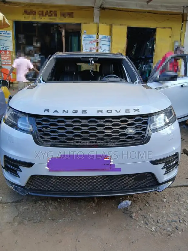 Range Rover Velar Windscreen 2019-2022 · Photo 1