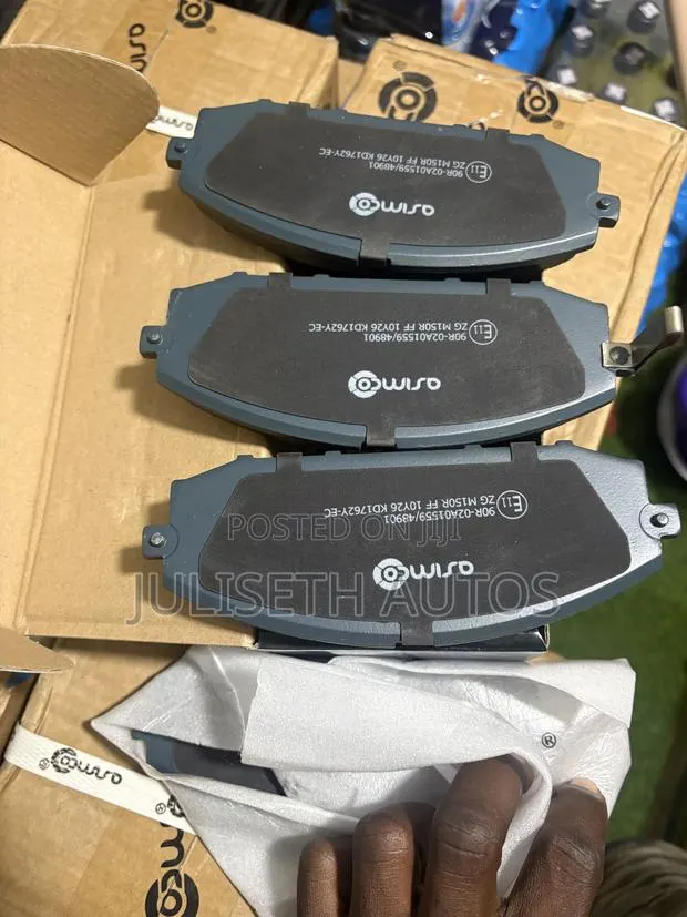 Nissan Patrol GR V, Patrol Pickup Front Brake Pads · Photo 1