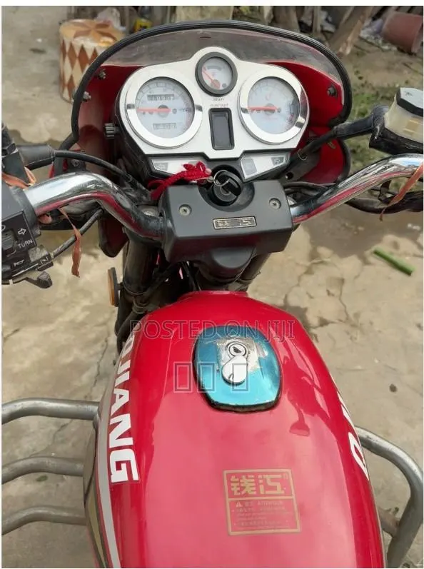 QJ Motor X Rider SRV 160 2025 Red · Photo 1