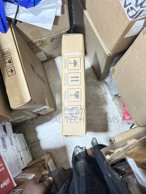 4u Network Cabinet · Photo 4