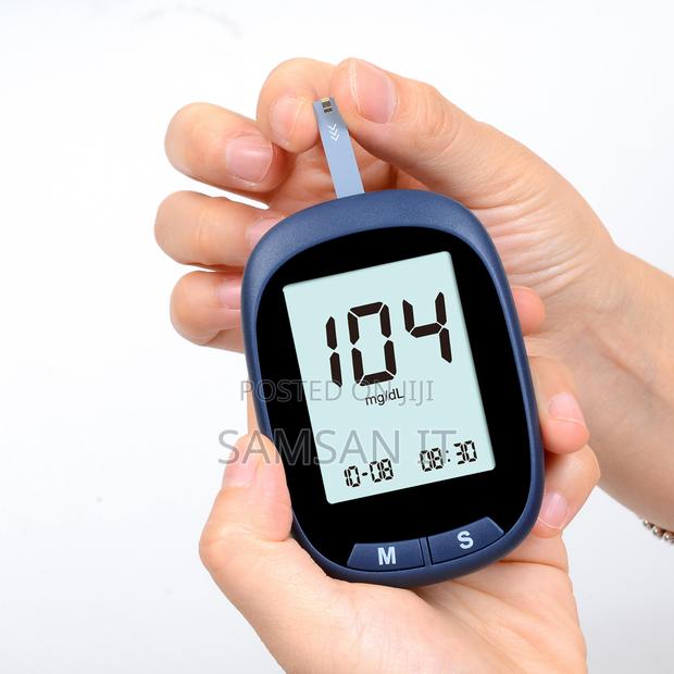 Blood Glucose Monitor (Meter) /Sugar Test Kit (With Strips and Lancets · Photo 1