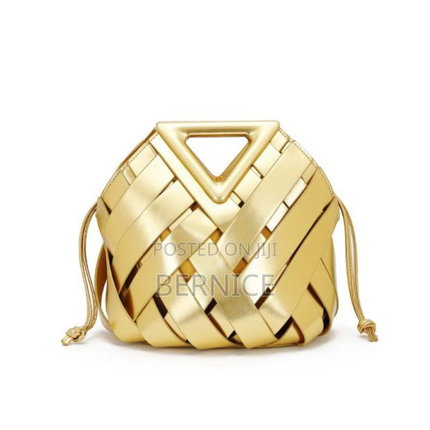 Unique Woven Leather Bag · Photo 1