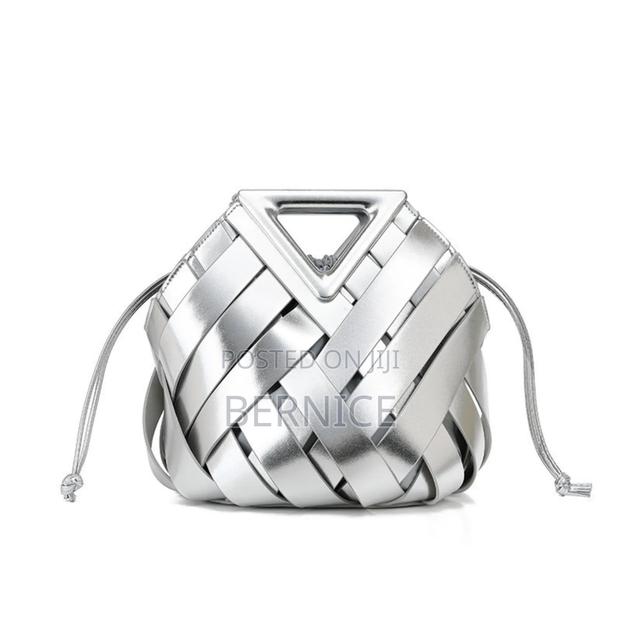 Unique Woven Leather Bag · Photo 2