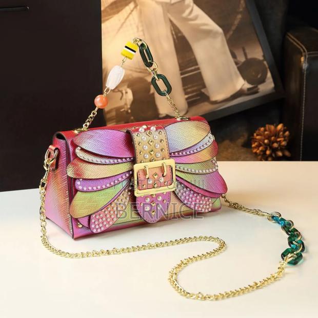 Butterfly-Inspired Crossbody Bag · Photo 1