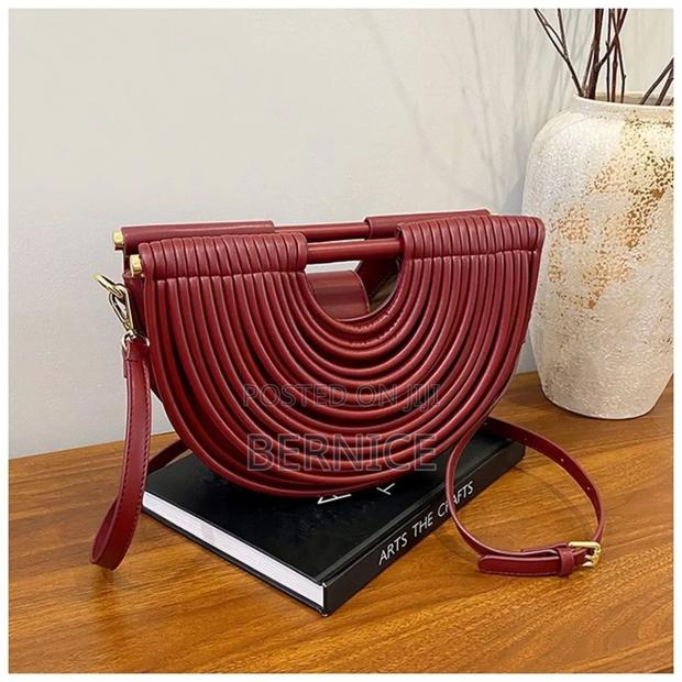 Unique Maroon Leather Handbag. · Photo 2