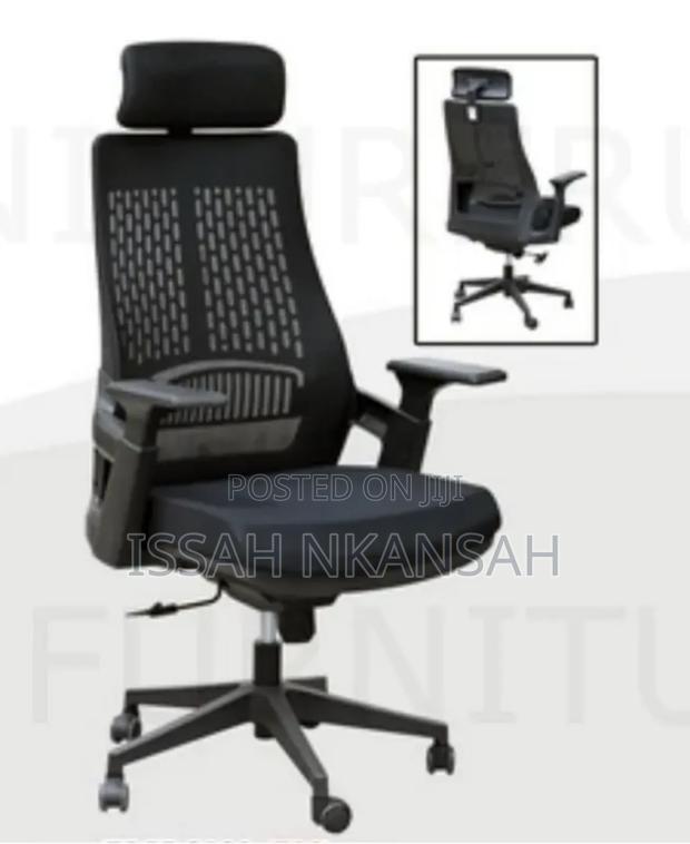 Ergonomic Mesh Office Chair · Photo 1