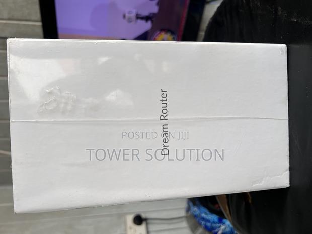Ubiquity Unifi Dream Router · Photo 2