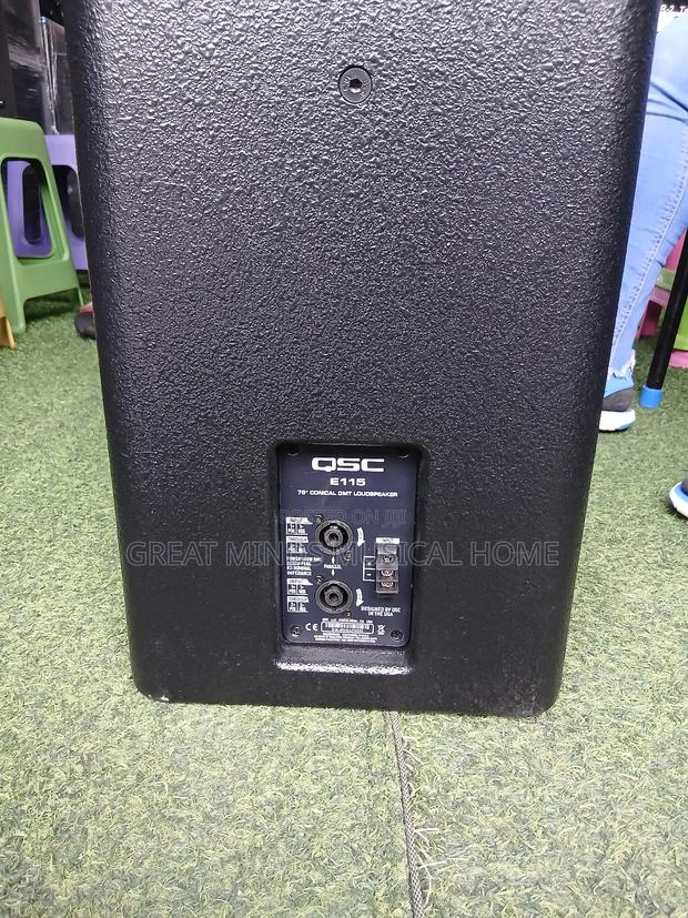QSC E115 Quality Short Range Speakers (Pair? · Photo 5