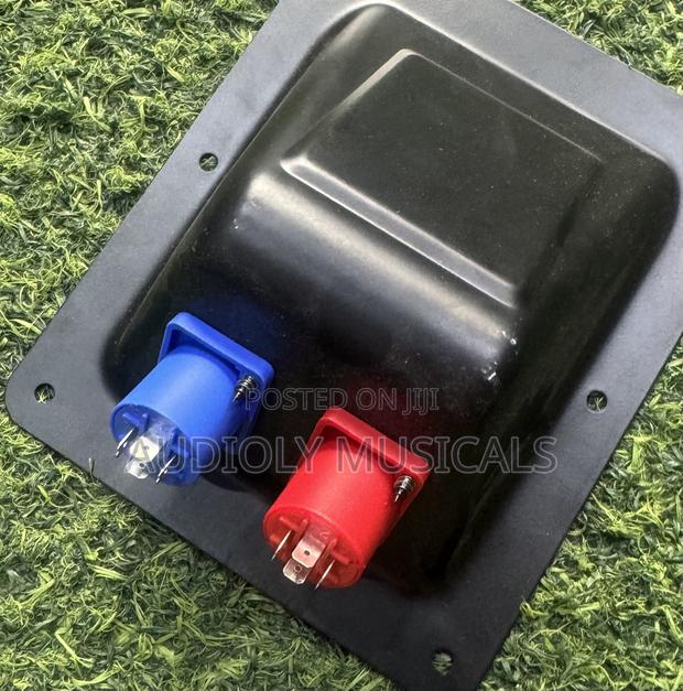 Speakcon Terminal (Pair) · Photo 2