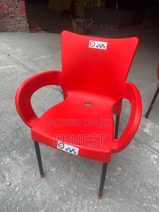 Caramel Virgin Chairs · Photo 2