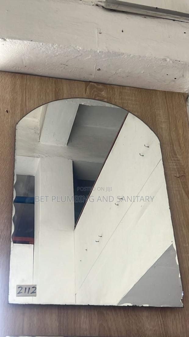 Arc Mirror_plane Mirror · Photo 1
