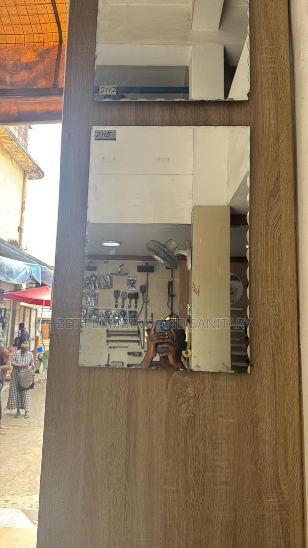 Arc Mirror_plane Mirror · Photo 3