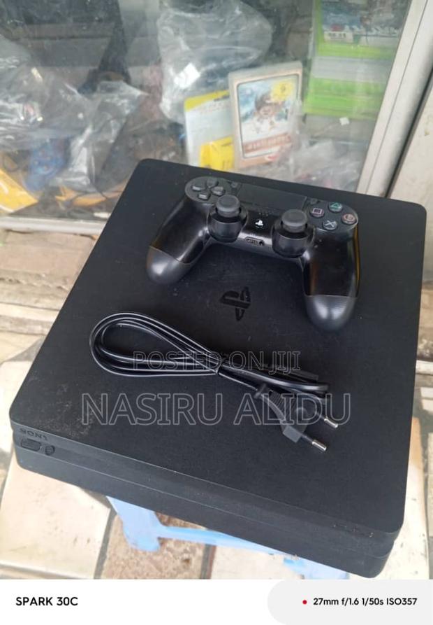 Ps4 Slim With 10 Good Games ,From Home Use Two Controllers · Photo 5