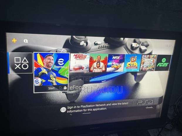 Ps4 Slim With 10 Good Games ,From Home Use Two Controllers · Photo 4