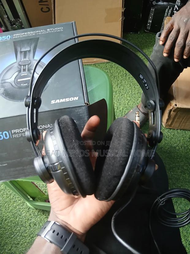 Samson Sr950 Studio Headphones · Photo 3
