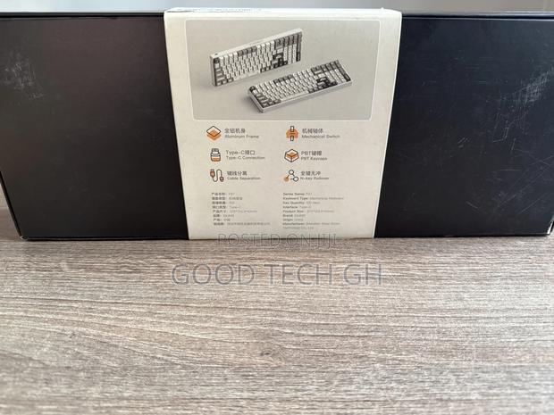 Iqunix F97 Hitchhiker Mechanical Keyboard · Photo 5