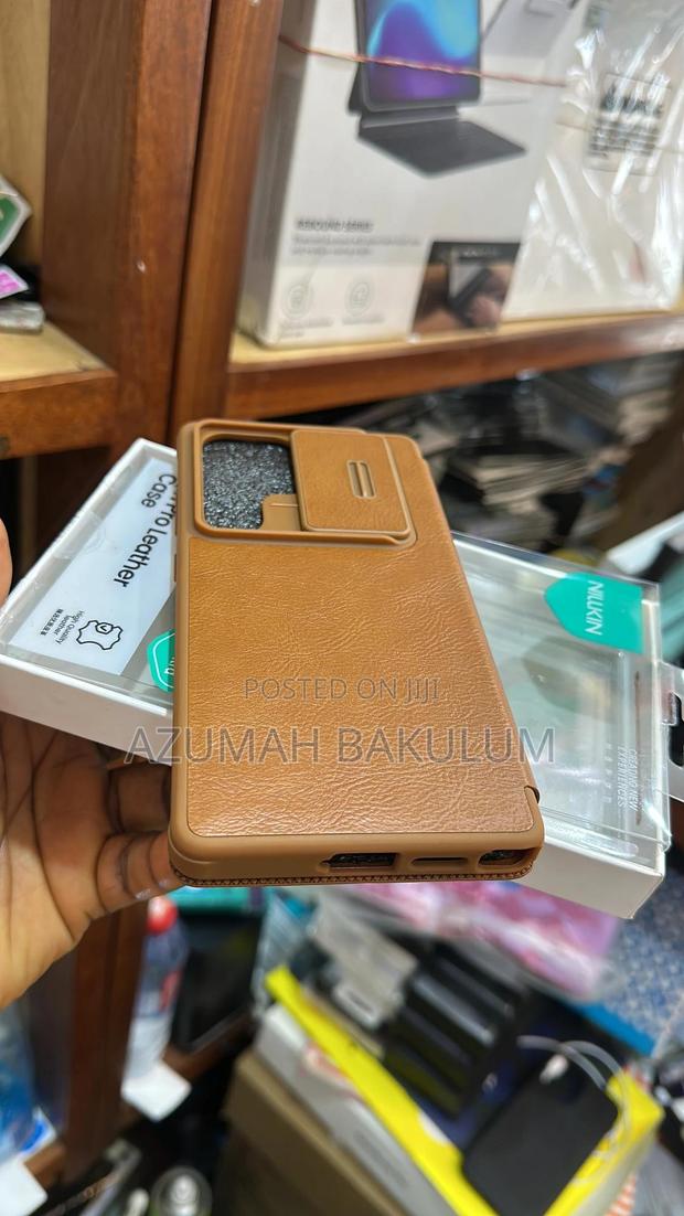 Samsung Galaxy S24+ / S25+ Nillkin Qin Leather Case · Photo 3