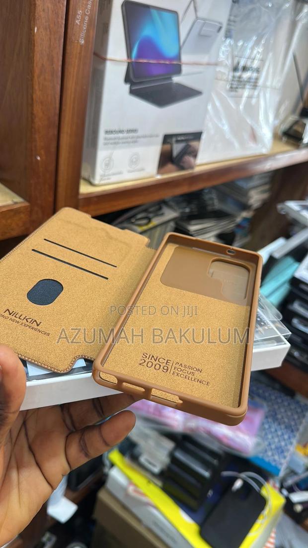 Samsung Galaxy S24+ / S25+ Nillkin Qin Leather Case · Photo 2