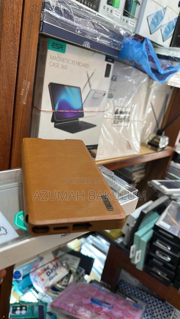 Samsung Galaxy S24+ / S25+ Nillkin Qin Leather Case · Photo 1