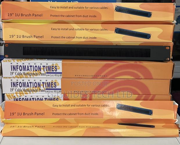 Brush Cable Managment, 19” U1 Brush Panel Cable Manager · Photo 4