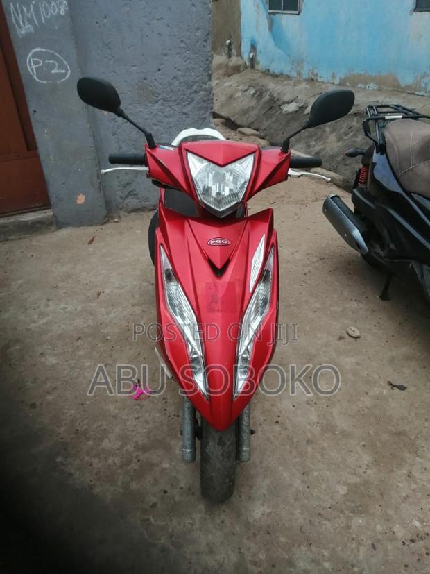 Piaggio Scooter 2022 Red · Photo 2