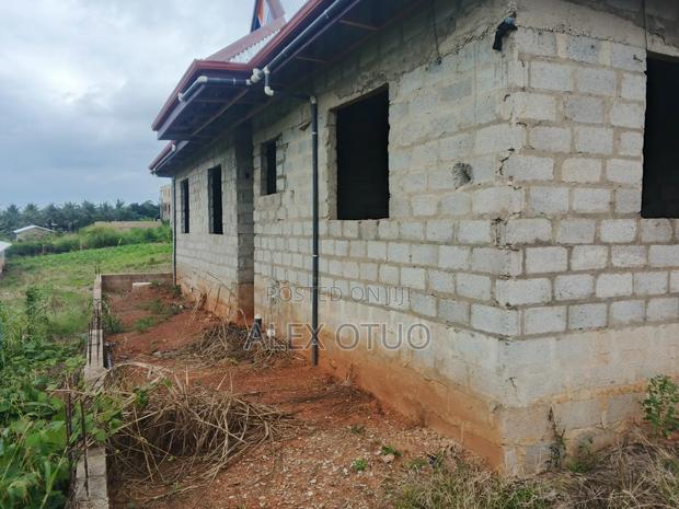 Uncompleted Four Bedrooms on Half Plot Abuakwa Koforidua · Photo 4