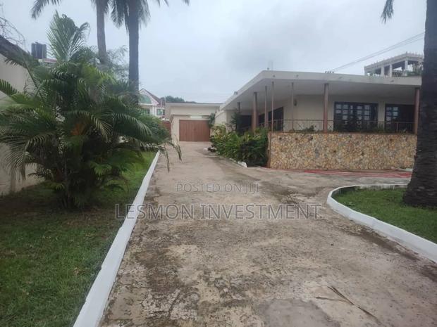 4bdrm House in Dzorwulu for rent · Photo 3