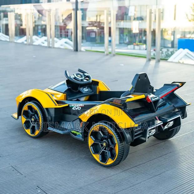 Lamborghini V12 Vision Electric Toy Car · Photo 3