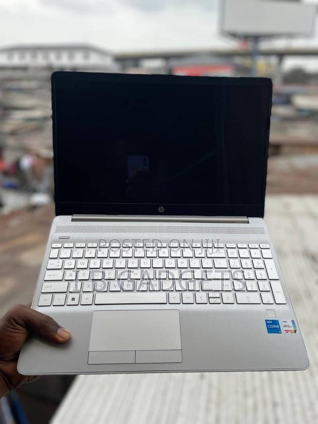 Laptop HP 15 12GB Intel Core I5 SSD 256GB · Photo 1
