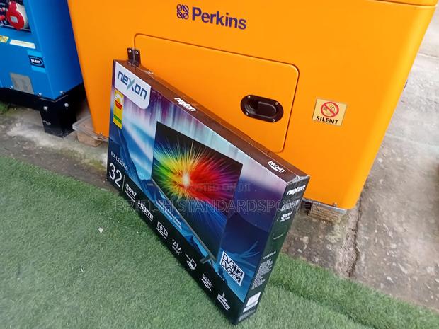 High Definition 32" Led Tv · Photo 1