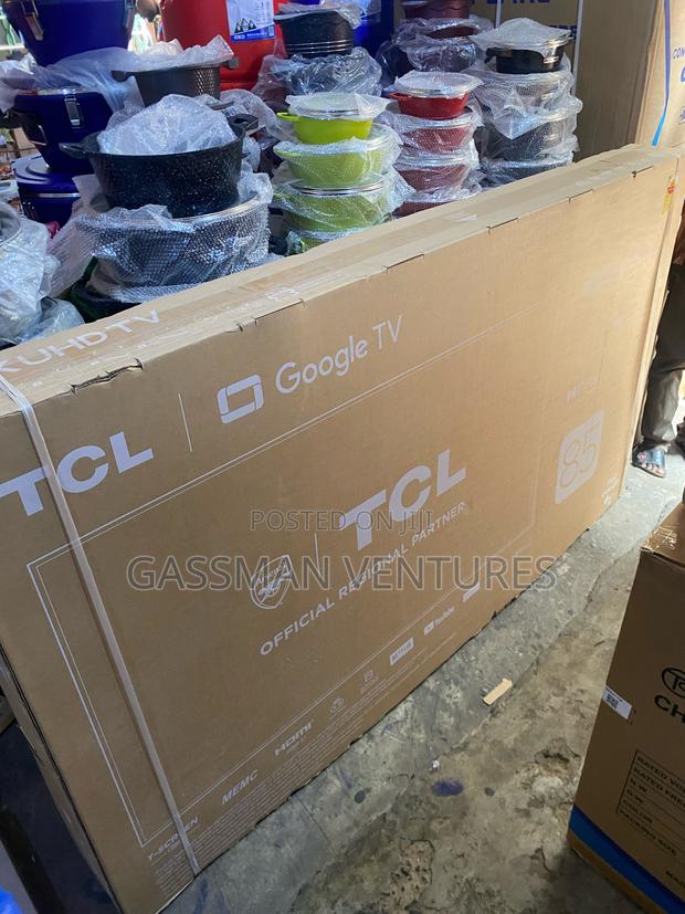 TCL 85 “ Inches Tv · Photo 1