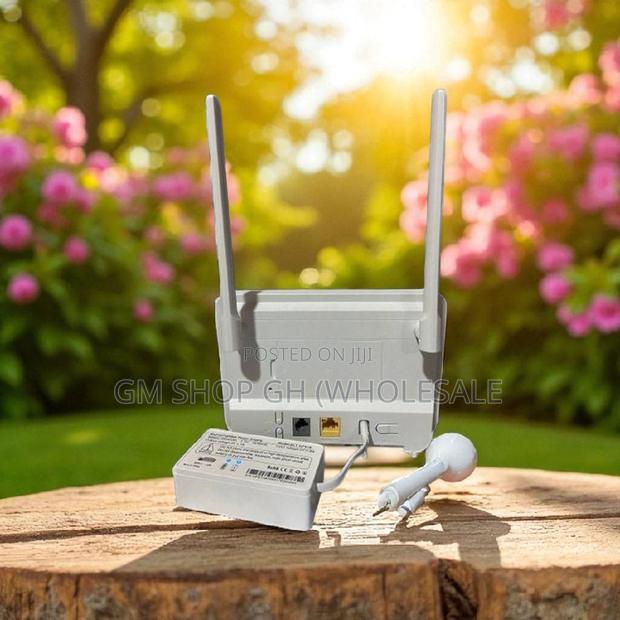4g Universal Router + Backup Battery (86447) · Photo 1
