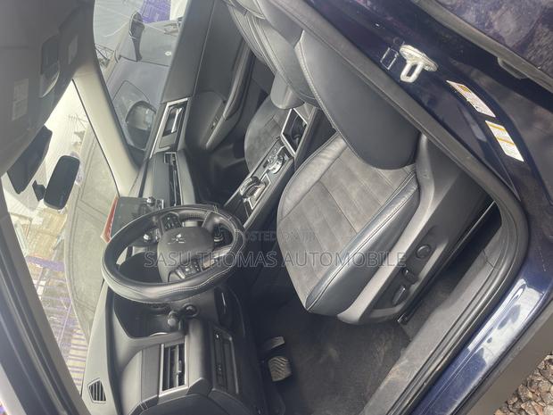 Mitsubishi Outlander 2018 Blue · Photo 5