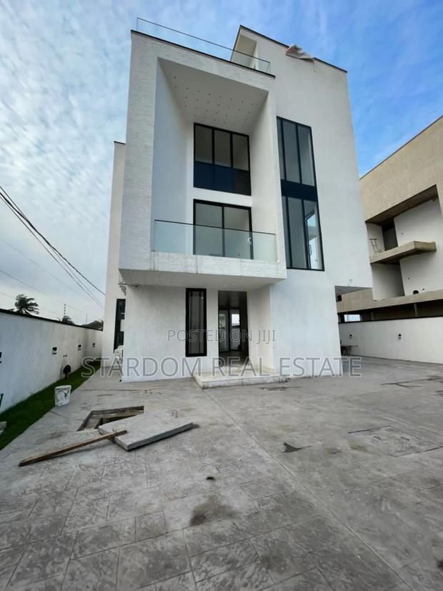 5bdrm Duplex in Adjiringanor, East Legon for sale · Photo 1