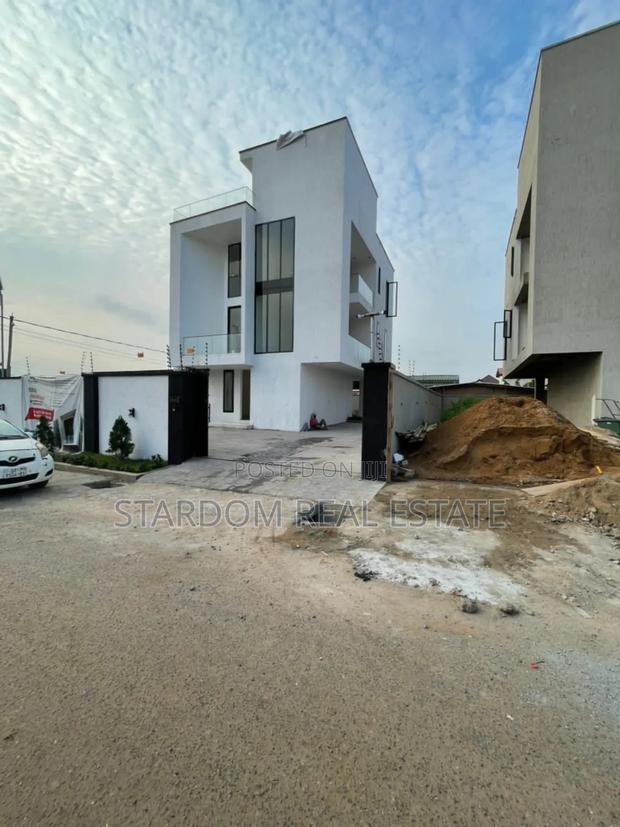 5bdrm Duplex in Adjiringanor, East Legon for sale · Photo 2